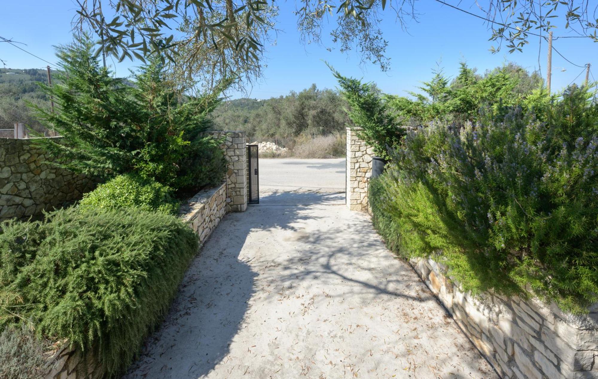 Villa Bougarini Haven Family Villa Rock Pool Oasis Ieromonachos エクステリア 写真