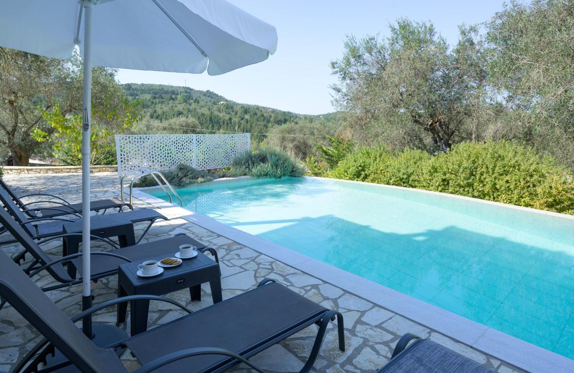 Villa Bougarini Haven Family Villa Rock Pool Oasis Ieromonachos エクステリア 写真