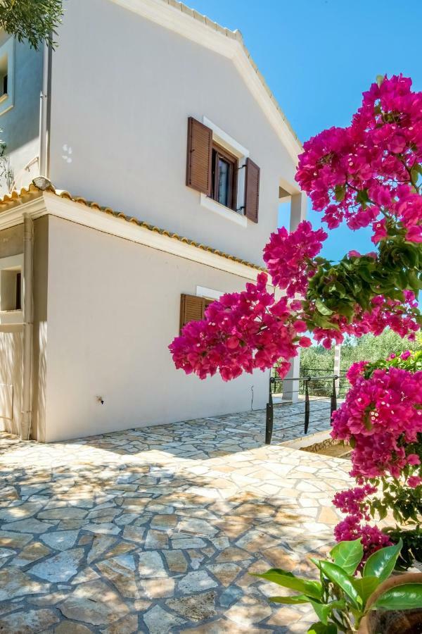 Villa Bougarini Haven Family Villa Rock Pool Oasis Ieromonachos エクステリア 写真