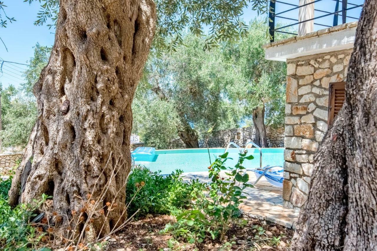 Villa Bougarini Haven Family Villa Rock Pool Oasis Ieromonachos エクステリア 写真