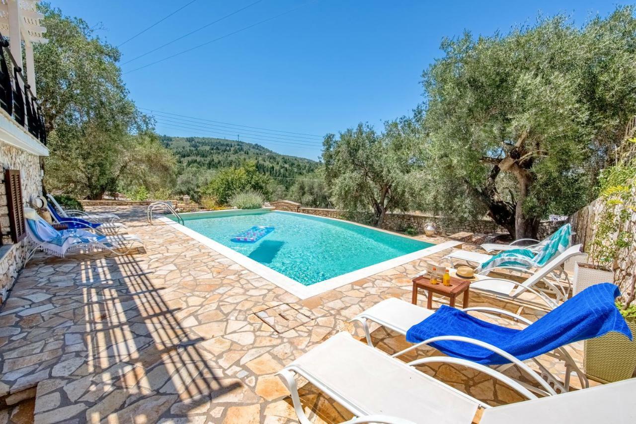 Villa Bougarini Haven Family Villa Rock Pool Oasis Ieromonachos エクステリア 写真