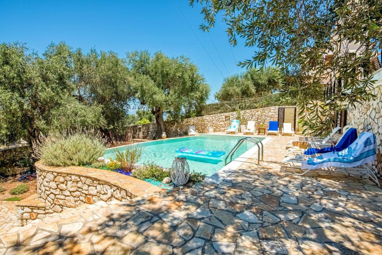 Villa Bougarini Haven Family Villa Rock Pool Oasis Ieromonachos エクステリア 写真